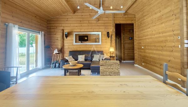 Maison bois de 2007 – 106 m² – 3 chambres – Piscine – Terrain arboré de 2722 m²