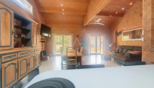 Maison bois de 2007 – 106 m² – 3 chambres – Piscine – Terrain arboré de 2722 m²
