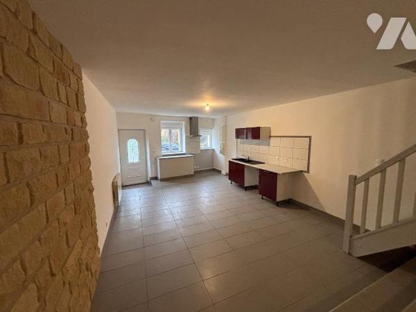 Nouveau mandat, à découvrir en exclusivité à l'office.

Maison entièrement rénovée située sur...