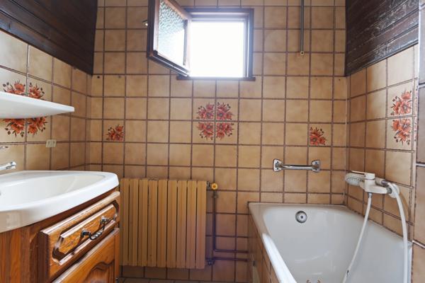 Donnez vie à vos envies : maison à rénover avec garage et terrasse à Nilvange