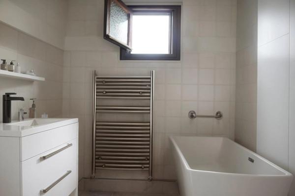 Donnez vie à vos envies : maison à rénover avec garage et terrasse à Nilvange