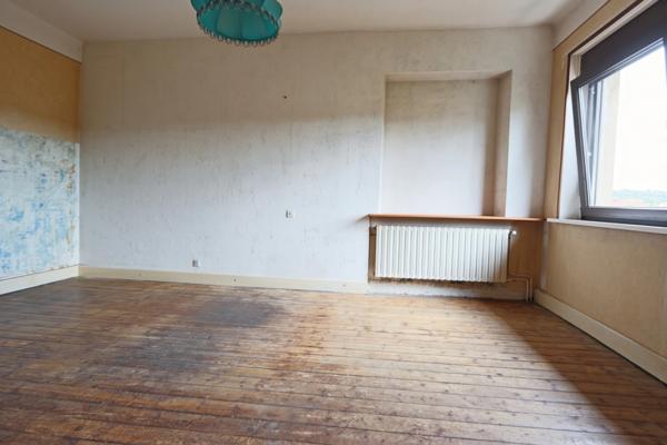 Donnez vie à vos envies : maison à rénover avec garage et terrasse à Nilvange