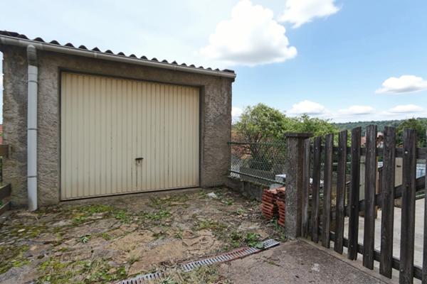 Donnez vie à vos envies : maison à rénover avec garage et terrasse à Nilvange