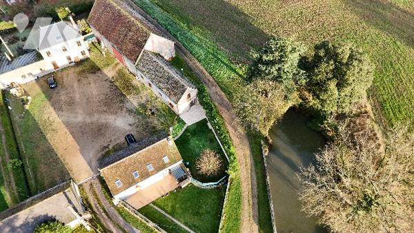 AUZOUER-EN-TOURAINE (37110) - Ensemble immobilier 16 pièces 374 m²