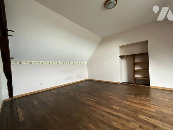 AUZOUER-EN-TOURAINE (37110) - Ensemble immobilier 16 pièces 374 m²