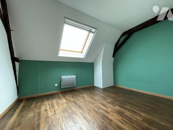 AUZOUER-EN-TOURAINE (37110) - Ensemble immobilier 16 pièces 374 m²