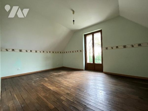 AUZOUER-EN-TOURAINE (37110) - Ensemble immobilier 16 pièces 374 m²