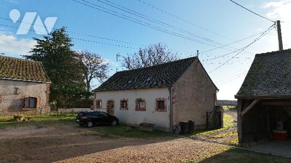 AUZOUER-EN-TOURAINE (37110) - Ensemble immobilier 16 pièces 374 m²