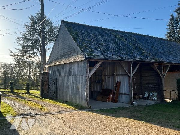 AUZOUER-EN-TOURAINE (37110) - Ensemble immobilier 16 pièces 374 m²