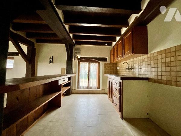 AUZOUER-EN-TOURAINE (37110) - Ensemble immobilier 16 pièces 374 m²