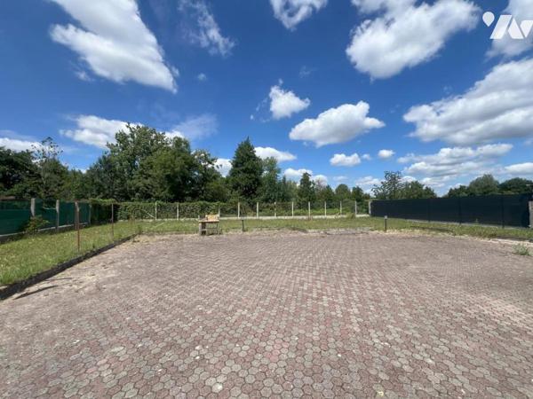 MAISON SEMI-INDIVIDUELLE PAR LE GARAGE