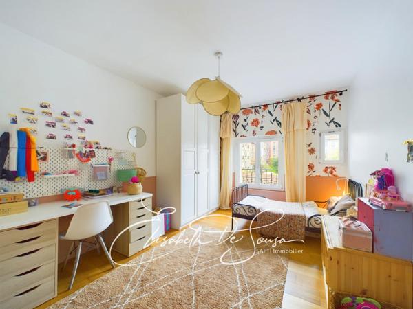 Élégance et luminosité au cœur de la ville