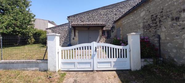 CHARENTAISE TROIS CHAMBRES ET DEPENDANCES