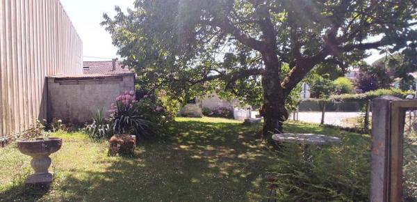 CHARENTAISE TROIS CHAMBRES ET DEPENDANCES