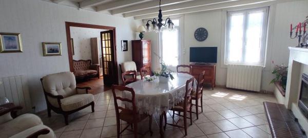 CHARENTAISE TROIS CHAMBRES ET DEPENDANCES