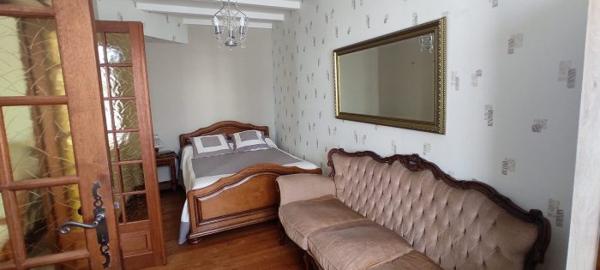 CHARENTAISE TROIS CHAMBRES ET DEPENDANCES