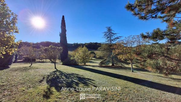 Fendeille, Maison avec piscine, parc arboré et dépendances