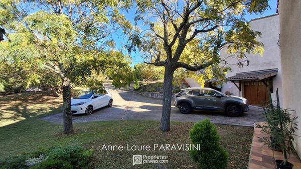 Fendeille, Maison avec piscine, parc arboré et dépendances