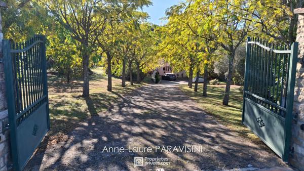 Fendeille, Maison avec piscine, parc arboré et dépendances