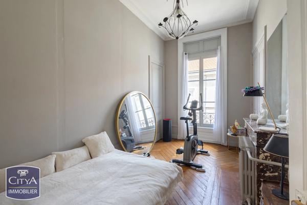 Appartement à vendre 5 pièces 149.6m² Saint-Étienne (42000)