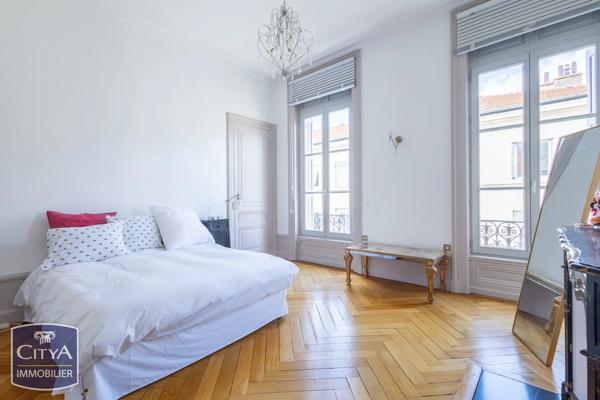 Appartement à vendre 5 pièces 149.6m² Saint-Étienne (42000)
