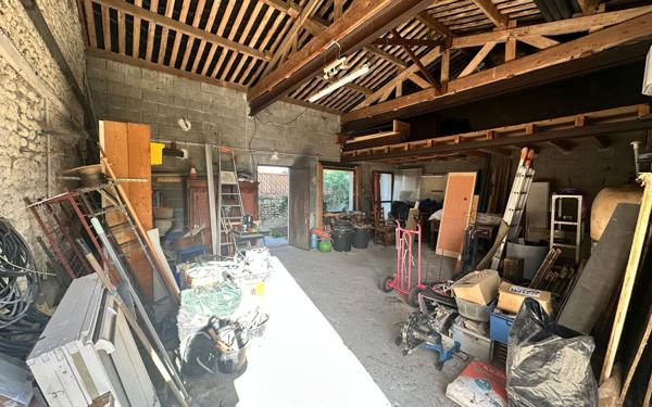 Maison à vendre    3 pièces •  Montils