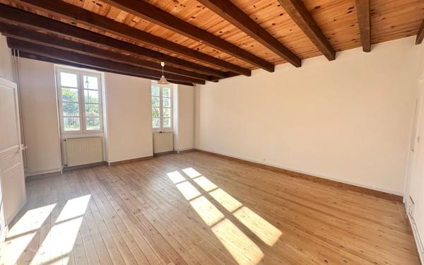 Maison à vendre    3 pièces •  Montils