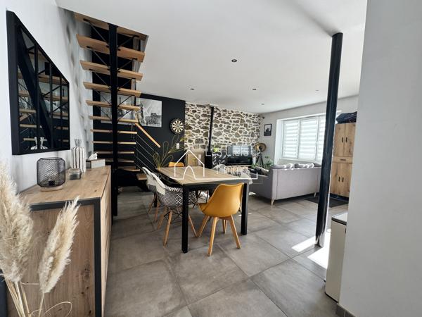 Maison de ville rénovée avec extérieur au cœur du Monastère