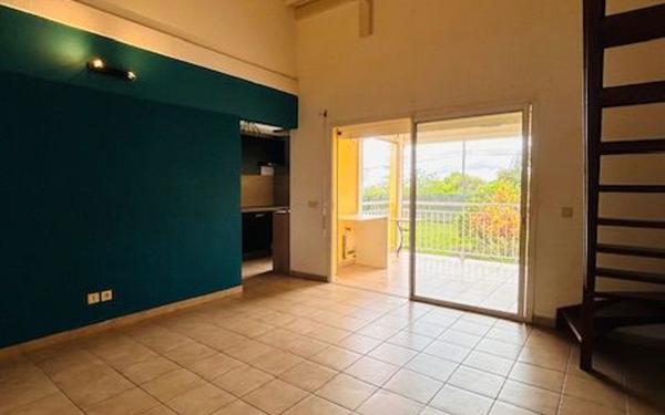 Appartement à louer    4 pièces •  Petit-Bourg