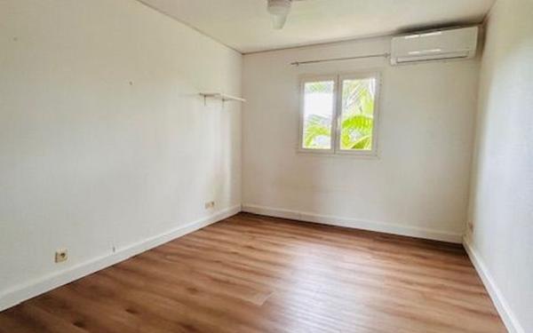 Appartement à louer    4 pièces •  Petit-Bourg