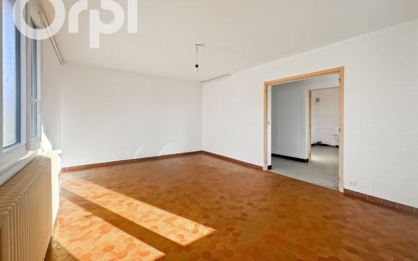 Appartement à louer    4 pièces •  Aubenas