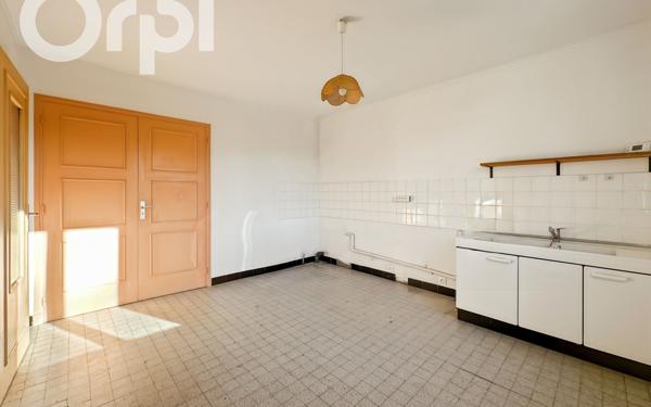 Appartement à louer    4 pièces •  Aubenas