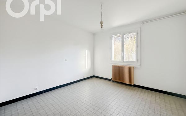 Appartement à louer    4 pièces •  Aubenas