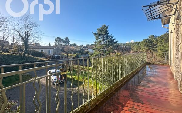 Appartement à louer    4 pièces •  Aubenas