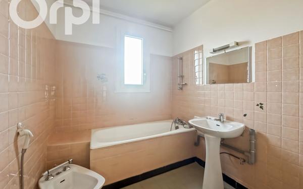 Appartement à louer    4 pièces •  Aubenas