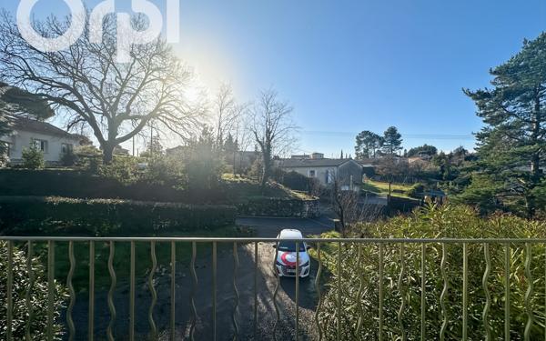 Appartement à louer    4 pièces •  Aubenas