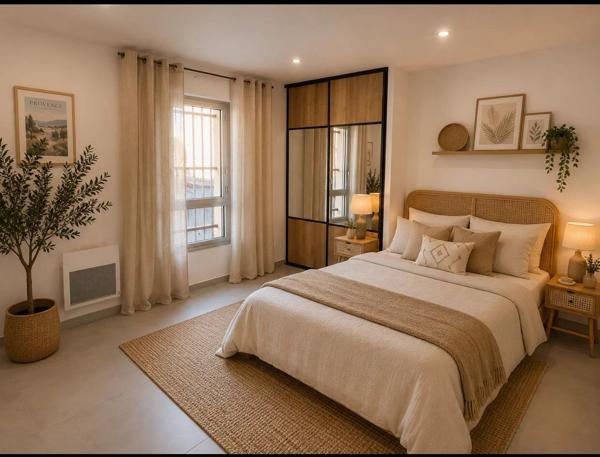 Vente                                                      Appartement
                        
                     3 pièces                      75 m2                     à Salon-de-Provence