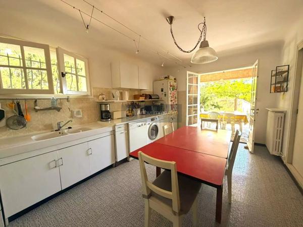 Vente                                                      Villa
                        
                     4 pièces                      115 m2                     à Saint-Aygulf