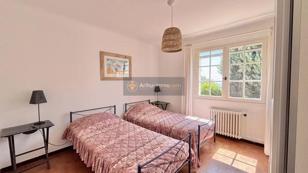 Vente                                                      Villa
                        
                     4 pièces                      115 m2                     à Saint-Aygulf