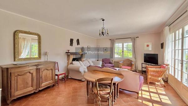 Vente                                                      Villa
                        
                     4 pièces                      115 m2                     à Saint-Aygulf