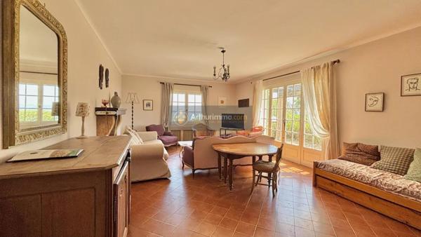 Vente                                                      Villa
                        
                     4 pièces                      115 m2                     à Saint-Aygulf