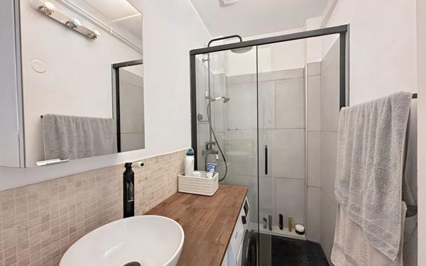 Appartement à vendre    5 pièces • 88,11 m2 Paris 16