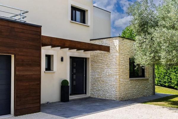 VILLA D'EXCEPTION à JOUE LES TOURS (37)