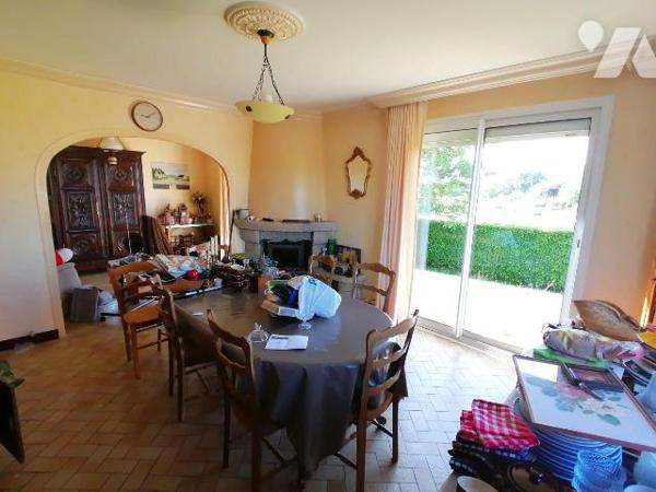 EXCLUSIVITÉ - Maison familiale 5 chambres avec grand terrain et garage camping-car à Orgères
...