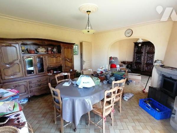 EXCLUSIVITÉ - Maison familiale 5 chambres avec grand terrain et garage camping-car à Orgères
...