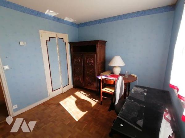 EXCLUSIVITÉ - Maison familiale 5 chambres avec grand terrain et garage camping-car à Orgères
...