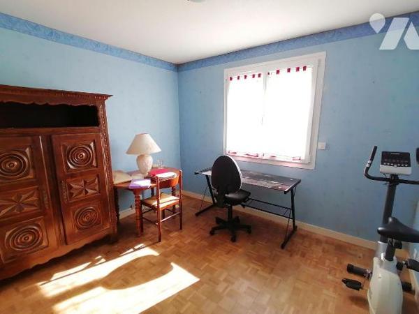 EXCLUSIVITÉ - Maison familiale 5 chambres avec grand terrain et garage camping-car à Orgères
...