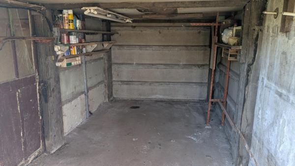 Maison avec dépendances et jardin