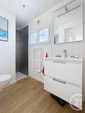 Maison à vendre  5 pièces - 65,77 m 2   SARZEAU  - 56