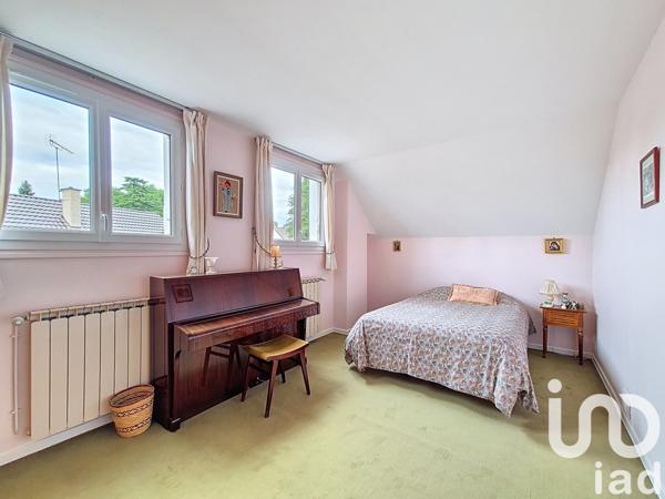 Maison à vendre 7 pièces 150 m² Le Mesnil-Saint-Denis